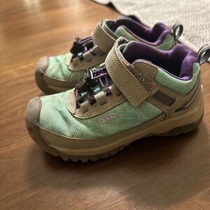 Girls Keen Targhee Hiking Sneakers size 11 little kids
